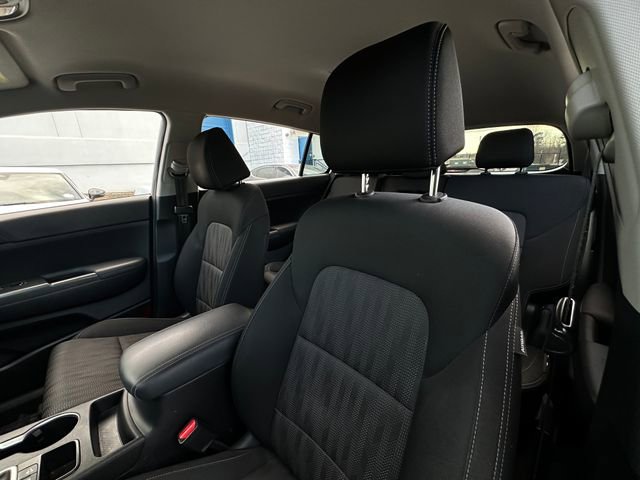Used 2020 Kia Sportage LX image 11