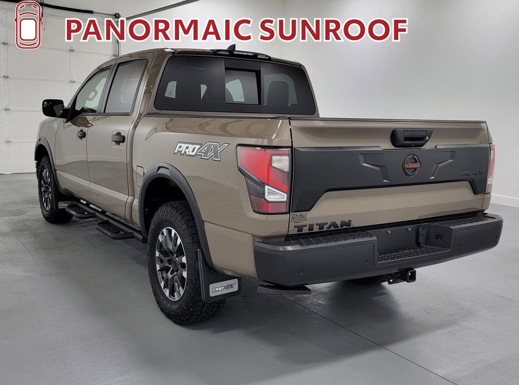 Used 2022 Nissan Titan PRO-4X w/ Pro-4x Convenience Package AWD/4WD image 6