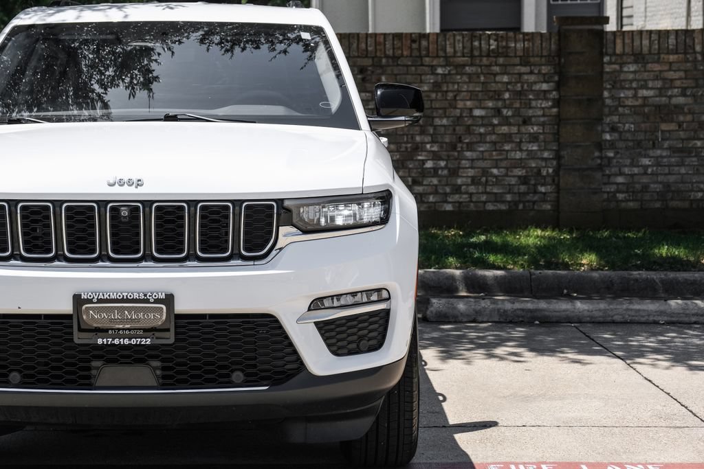 Used 2023 Jeep Grand Cherokee Limited w/ Luxury Tech Group II AWD/4WD image 63