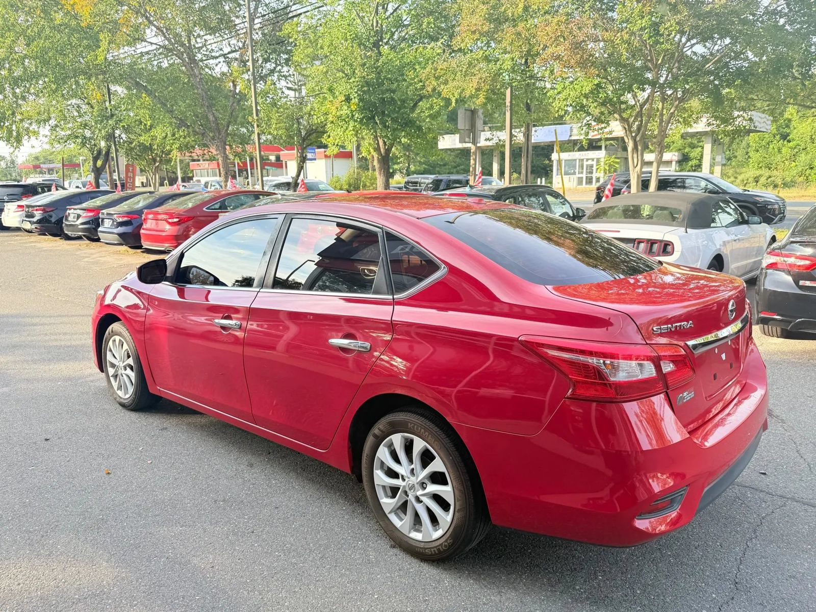 Used 2018 Nissan Sentra SV FWD image 4