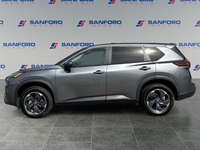 Used 2024 Nissan Rogue SV FWD image 2