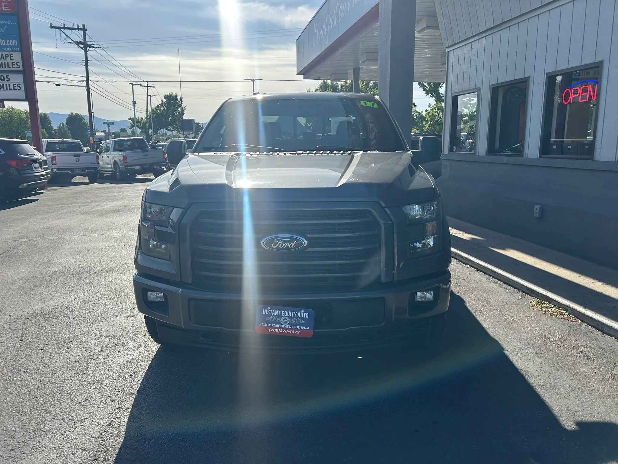 Used 2017 Ford F150 XLT w/ Equipment Group 302A Luxury AWD/4WD image 31