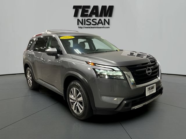 Certified 2025 Nissan Pathfinder SL AWD/4WD image 1