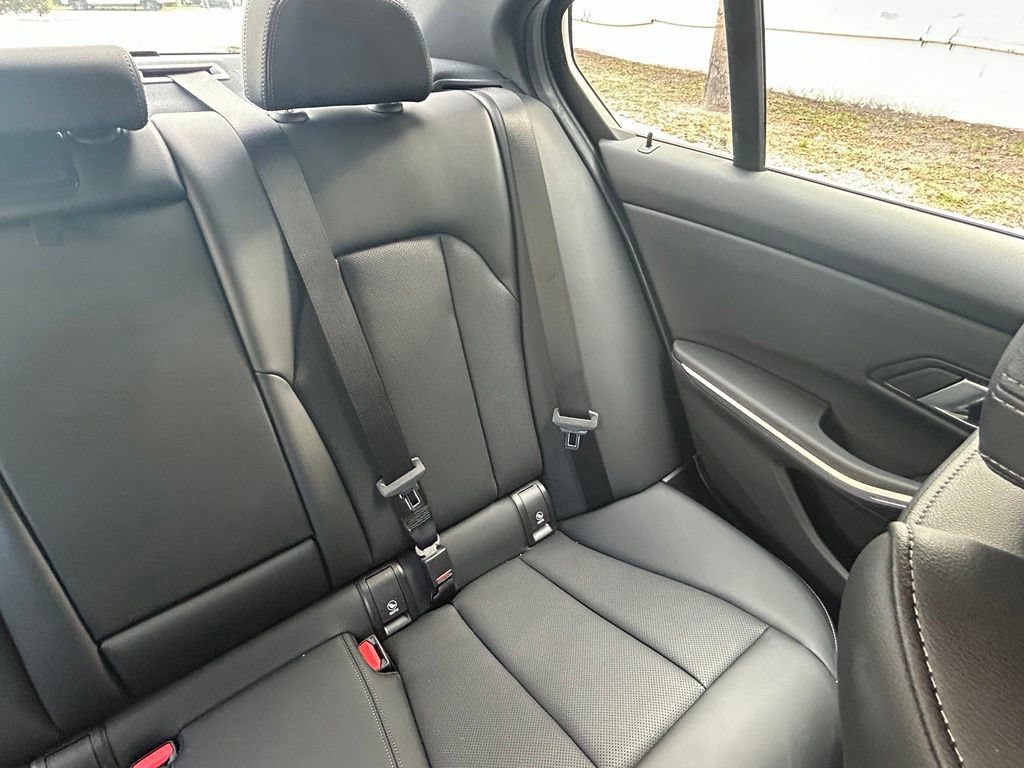Used 2025 BMW 330i Sedan w/ Convenience Package RWD image 14