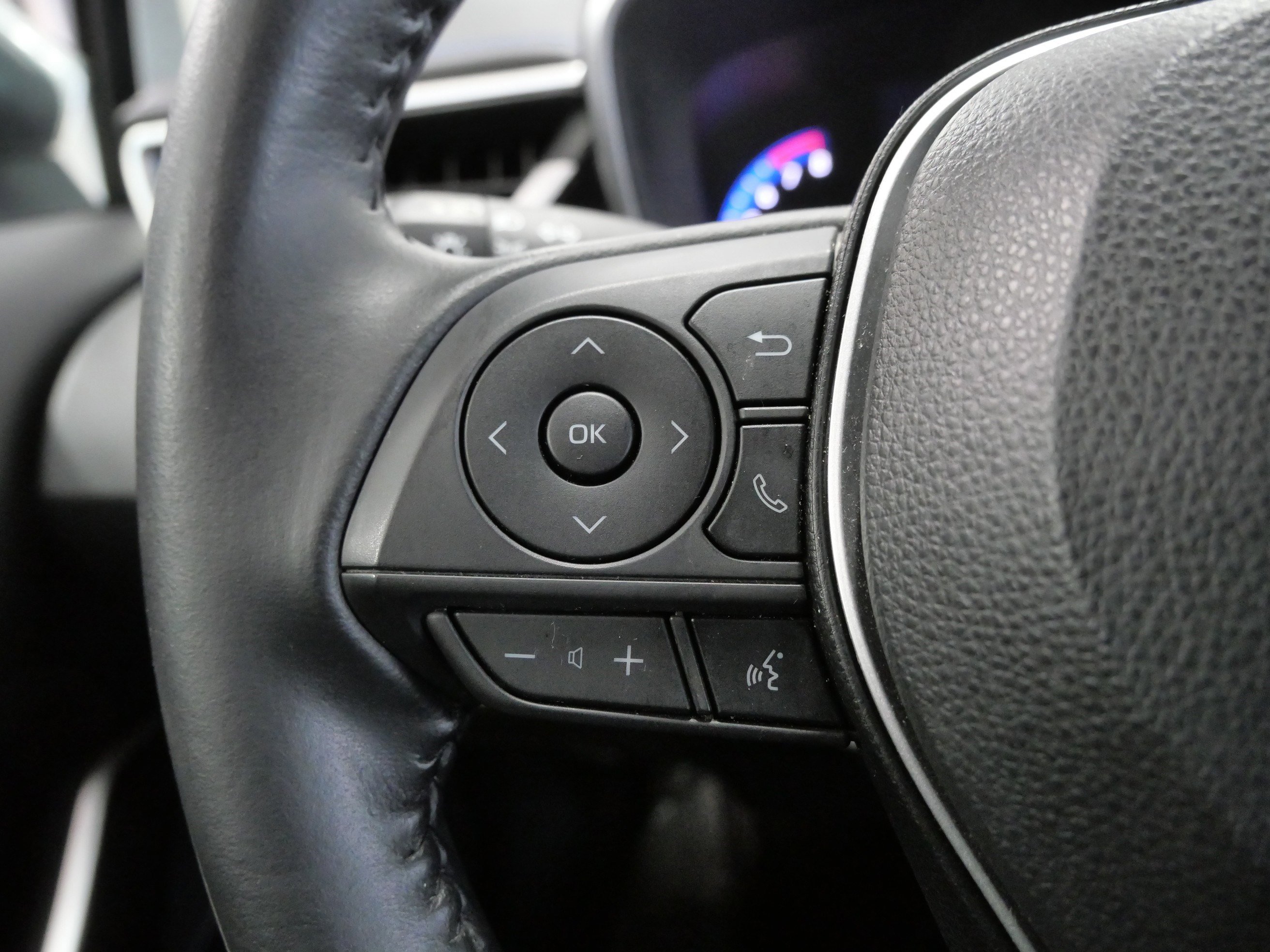 Certified 2021 Toyota Corolla XSE image 28