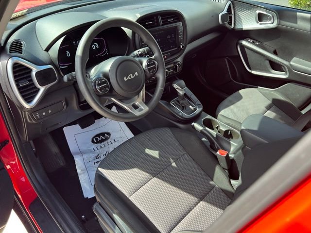 Used 2023 Kia Soul LX FWD image 17