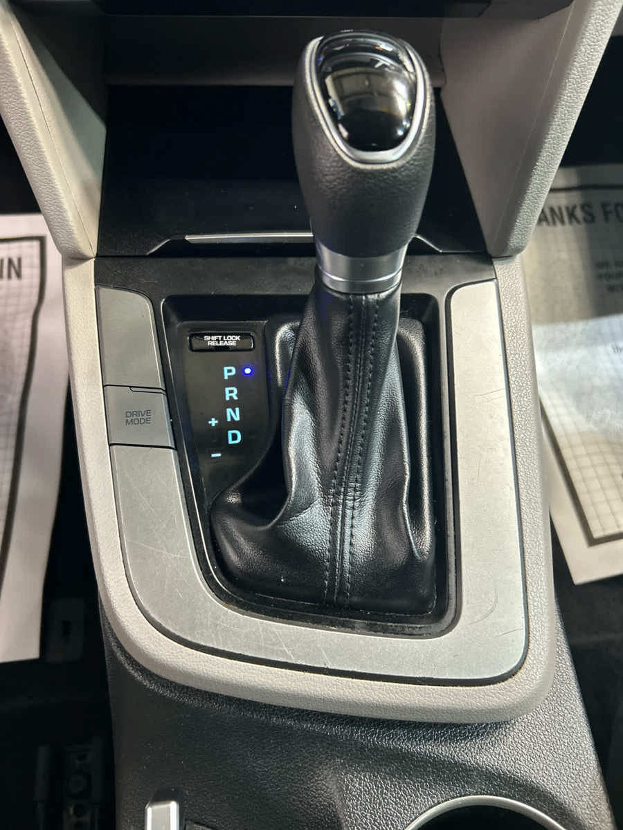 Used 2018 Hyundai Elantra SEL FWD image 6