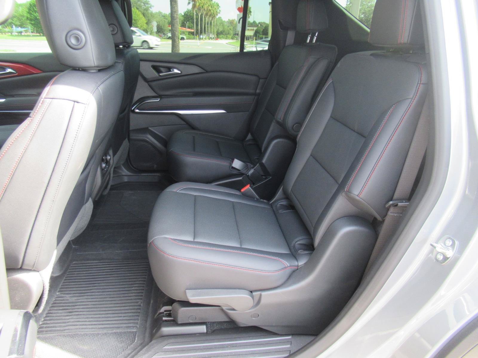 Used 2026 Chevrolet Traverse Z71 AWD/4WD image 37
