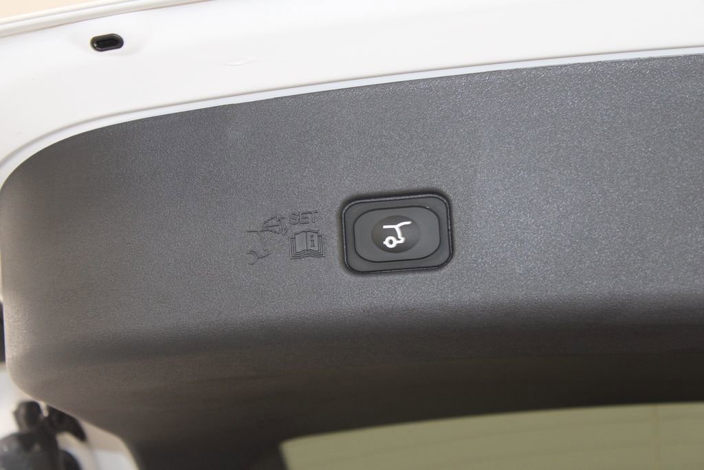 New 2026 Lincoln Nautilus Premier w/ Equipment Group 102A image 16