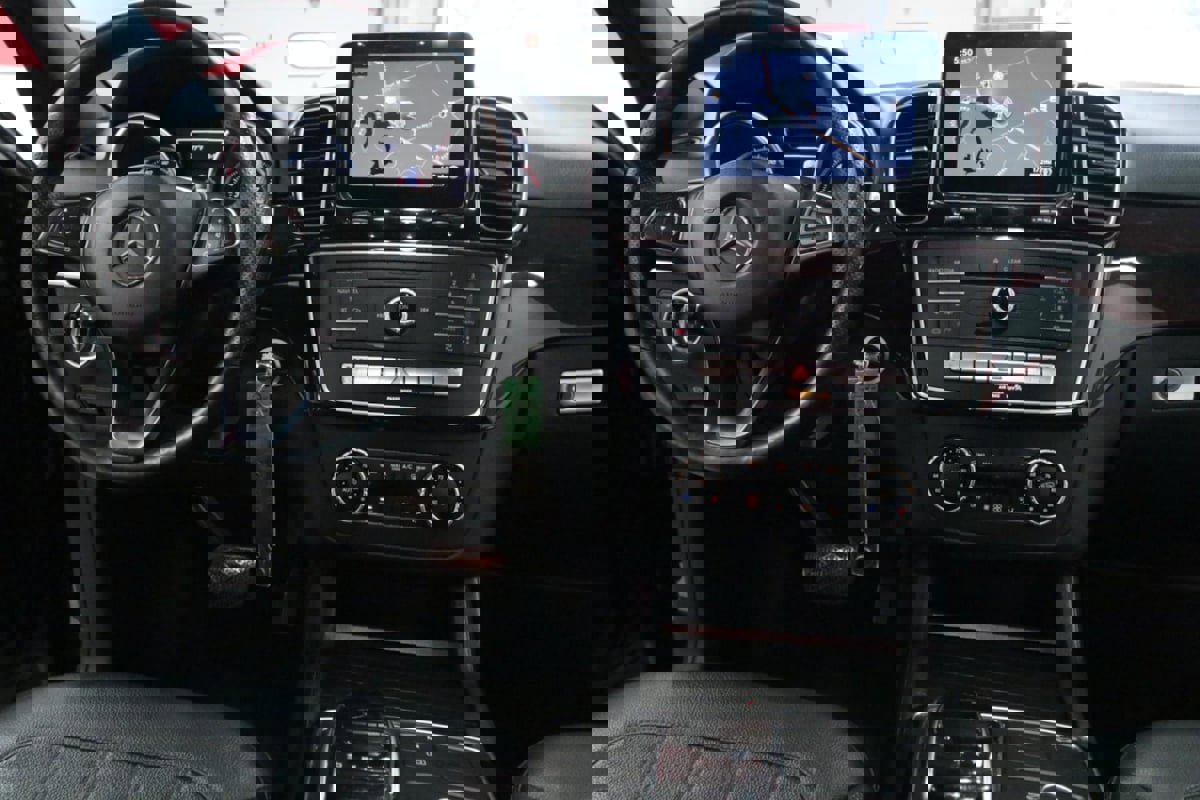 Used 2018 Mercedes-Benz GLE 350 4MATIC SUV w/ Premium 1 Package image 27