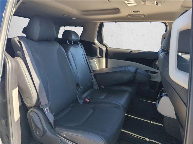 Used 2023 Kia Carnival SX Prestige image 15