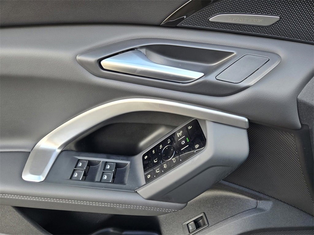 New 2025 Audi Q5 Premium Plus image 18