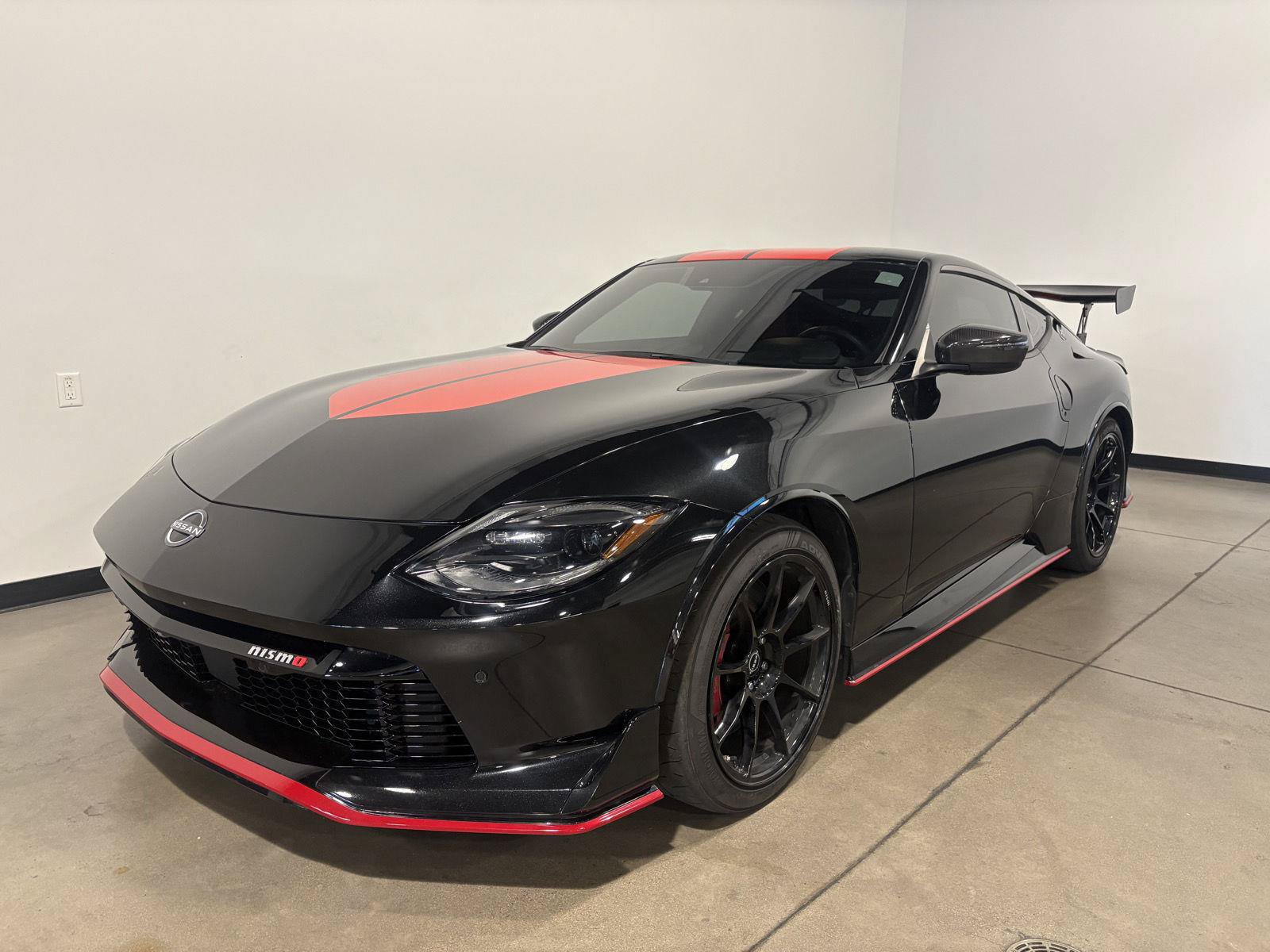 Used 2024 Nissan Z NISMO w/ Floor Mat Package RWD image 8