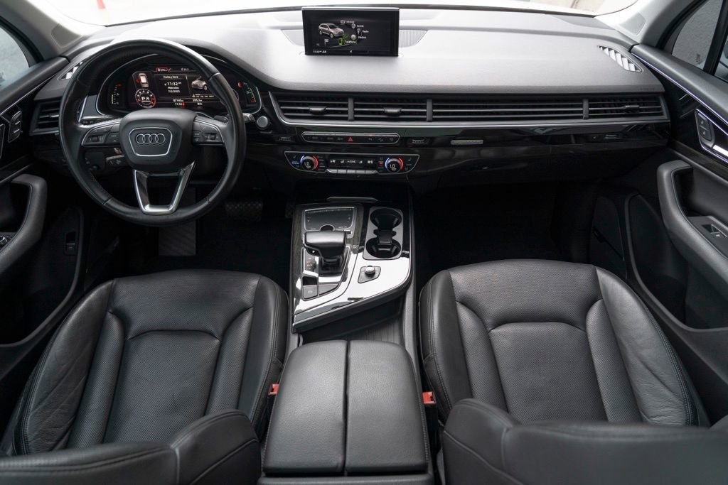 Used 2017 Audi Q7 3.0T Premium Plus w/ Premium Plus Package image 2