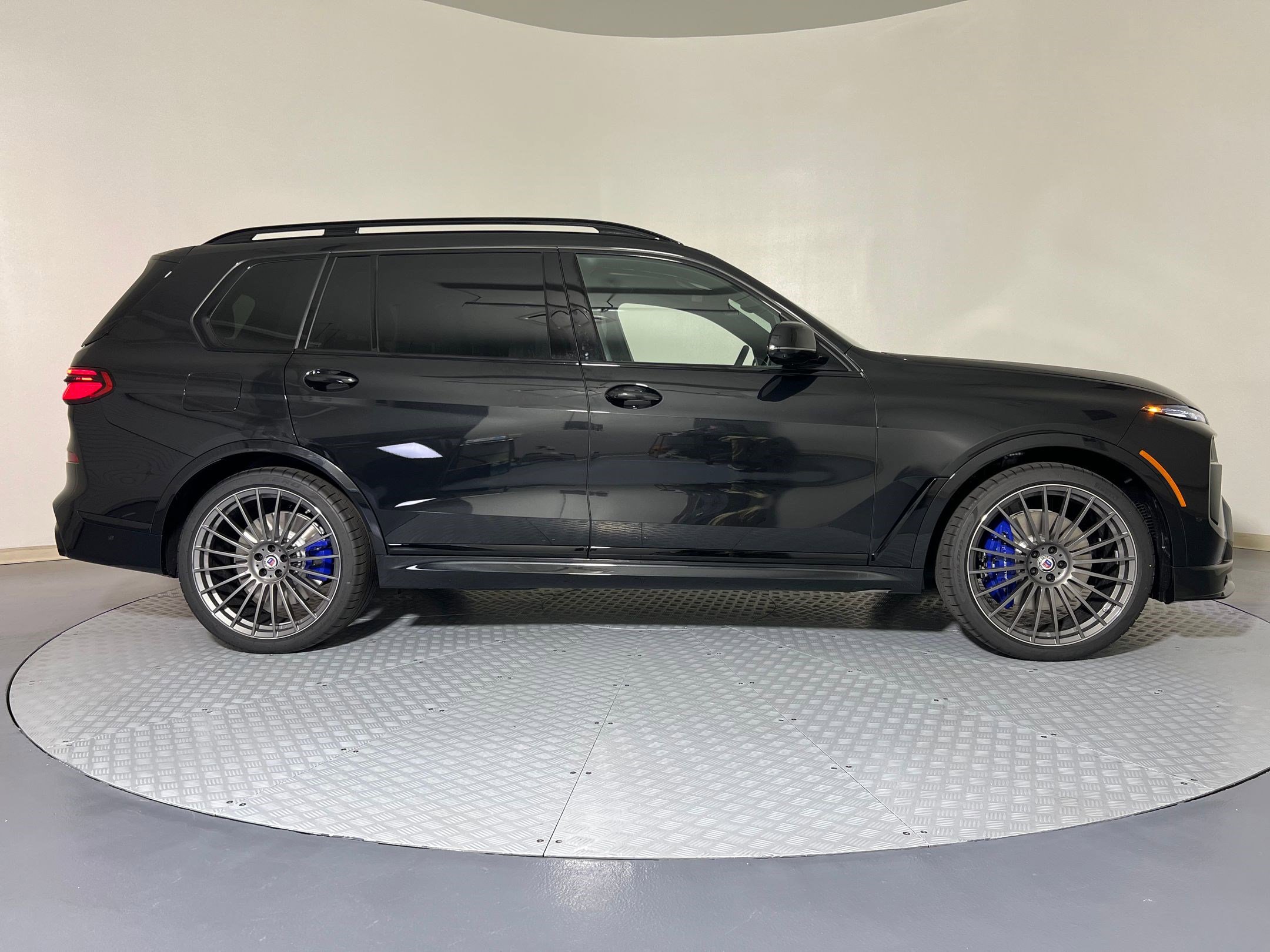 New 2026 BMW ALPINA XB7 image 6