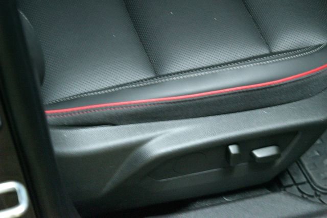 Used 2023 Buick Envision Essence w/ Sport Touring Package image 13