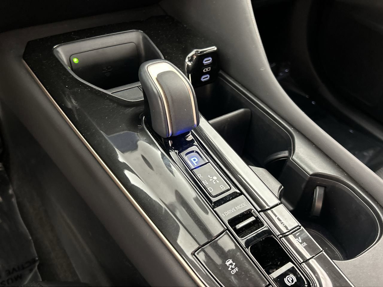 Used 2026 Toyota Crown XLE AWD/4WD image 16