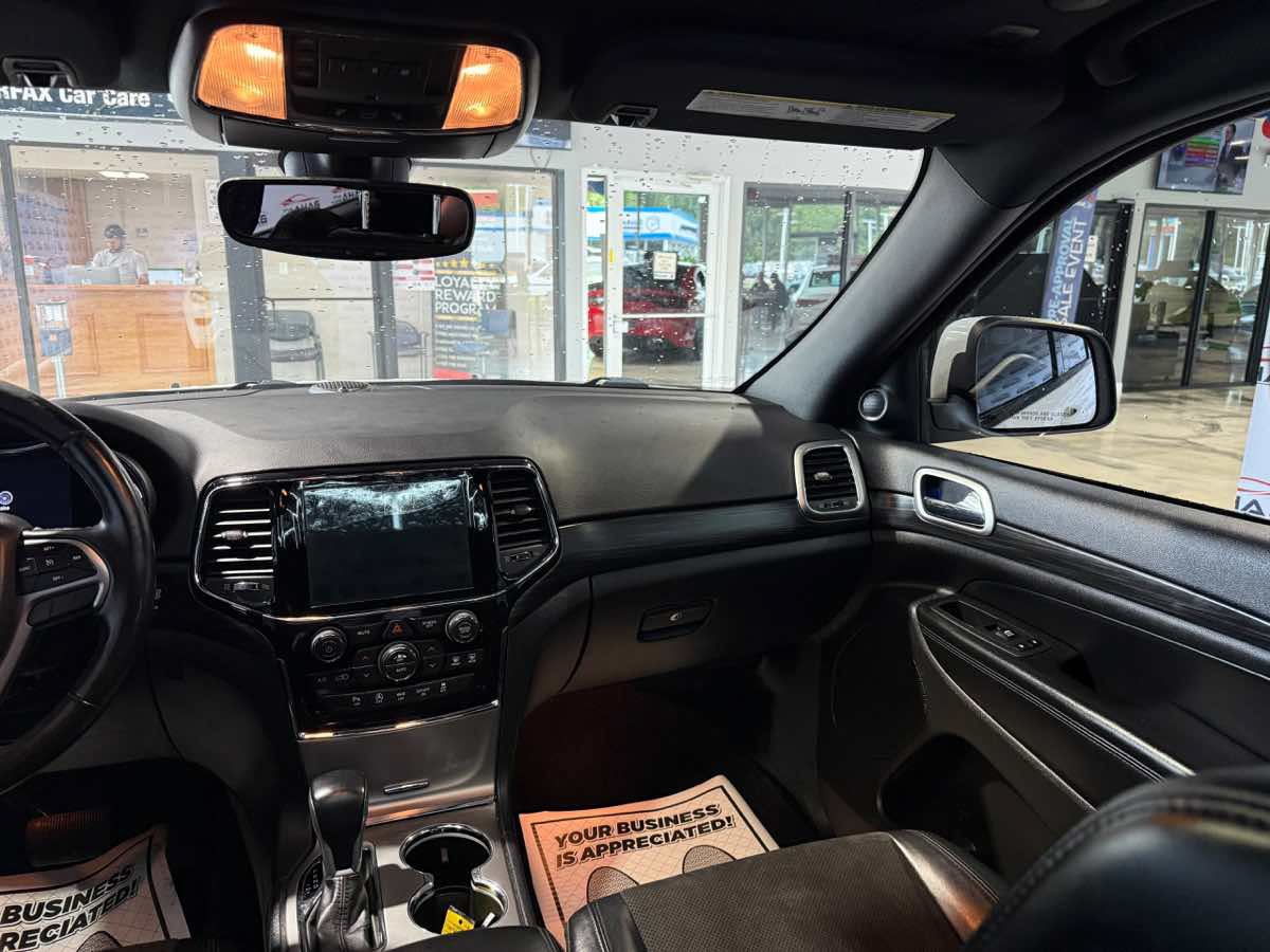 Used 2019 Jeep Grand Cherokee Altitude AWD/4WD image 23