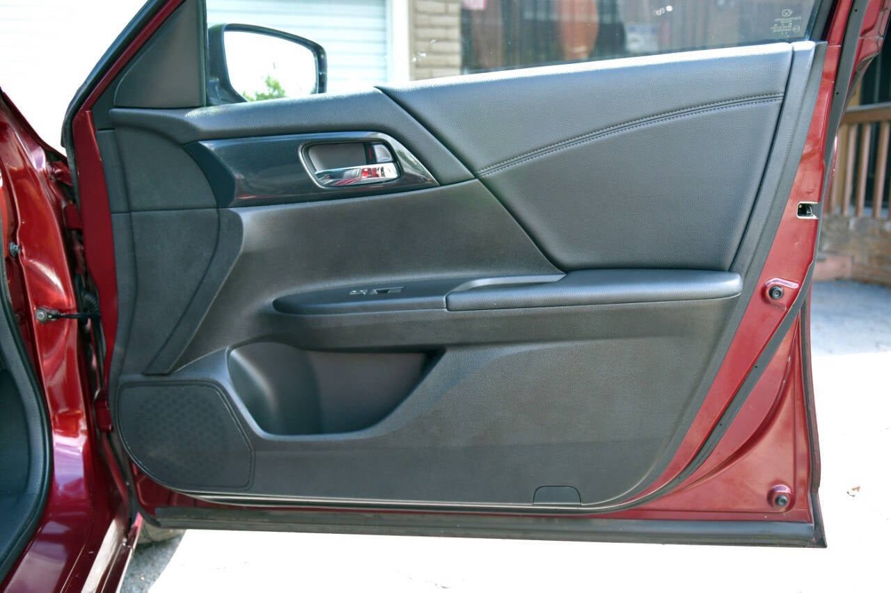 Used 2013 Honda Accord Sport image 31
