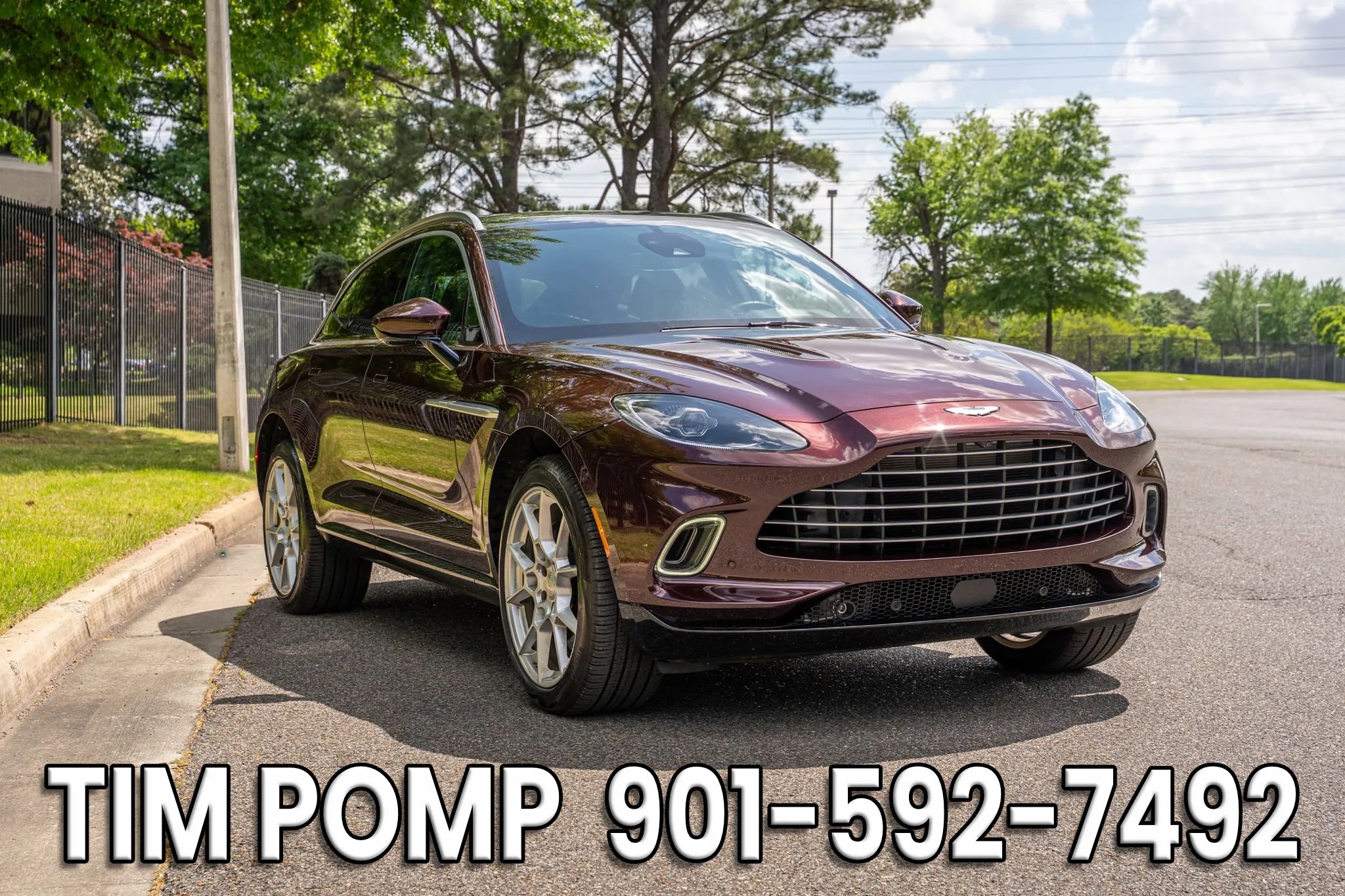 Used 2021 Aston Martin DBX image 3
