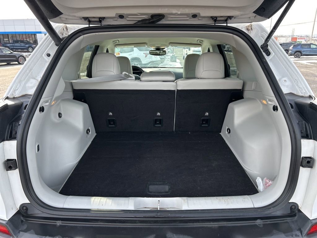 Used 2021 Jeep Cherokee Latitude Lux w/ Comfort/Convenience Group image 33