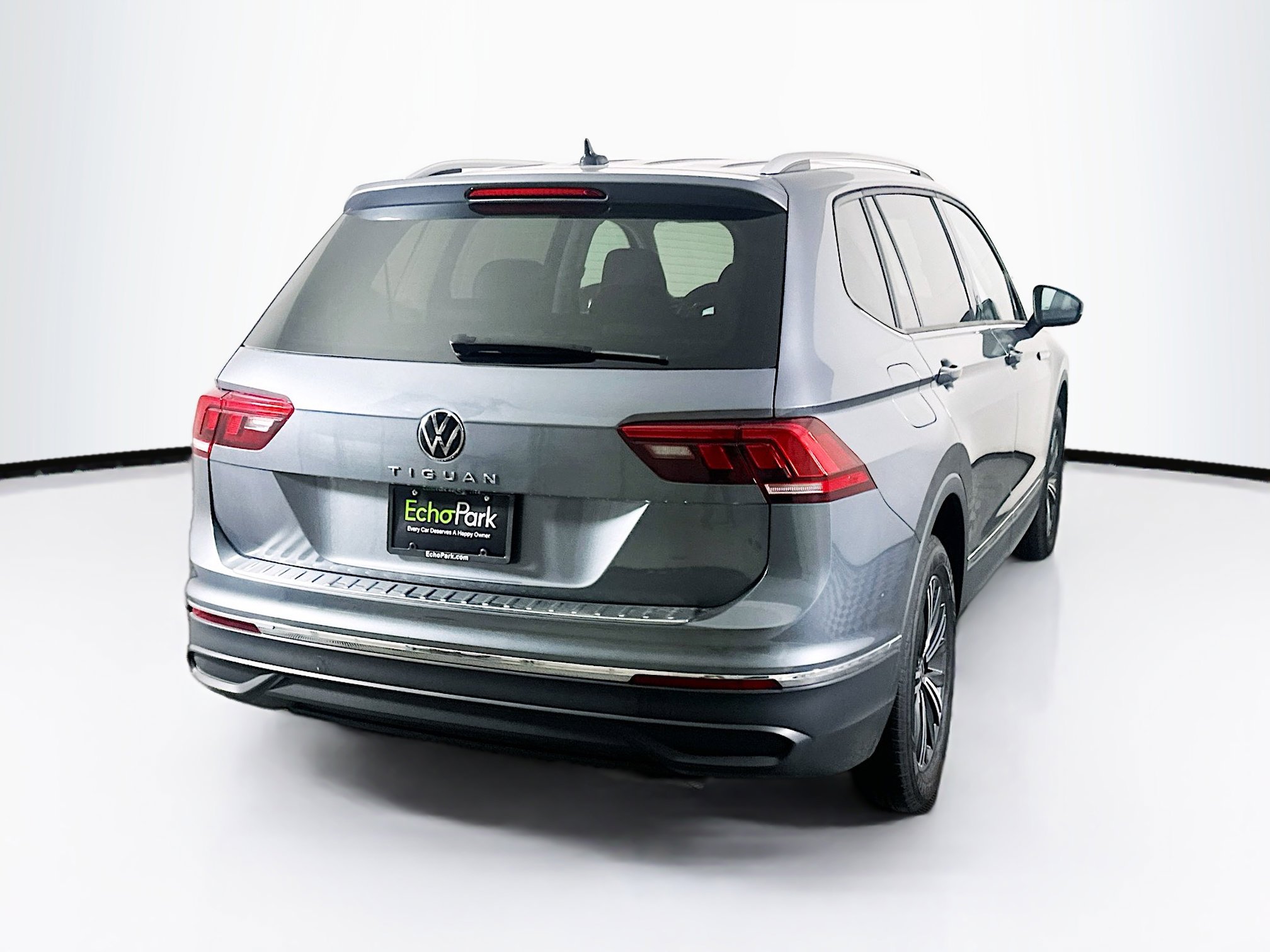 Used 2024 Volkswagen Tiguan Wolfsburg Edition image 9