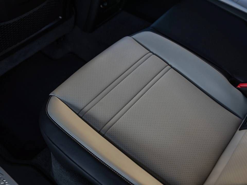 Certified 2026 Porsche Cayenne AWD/4WD image 19