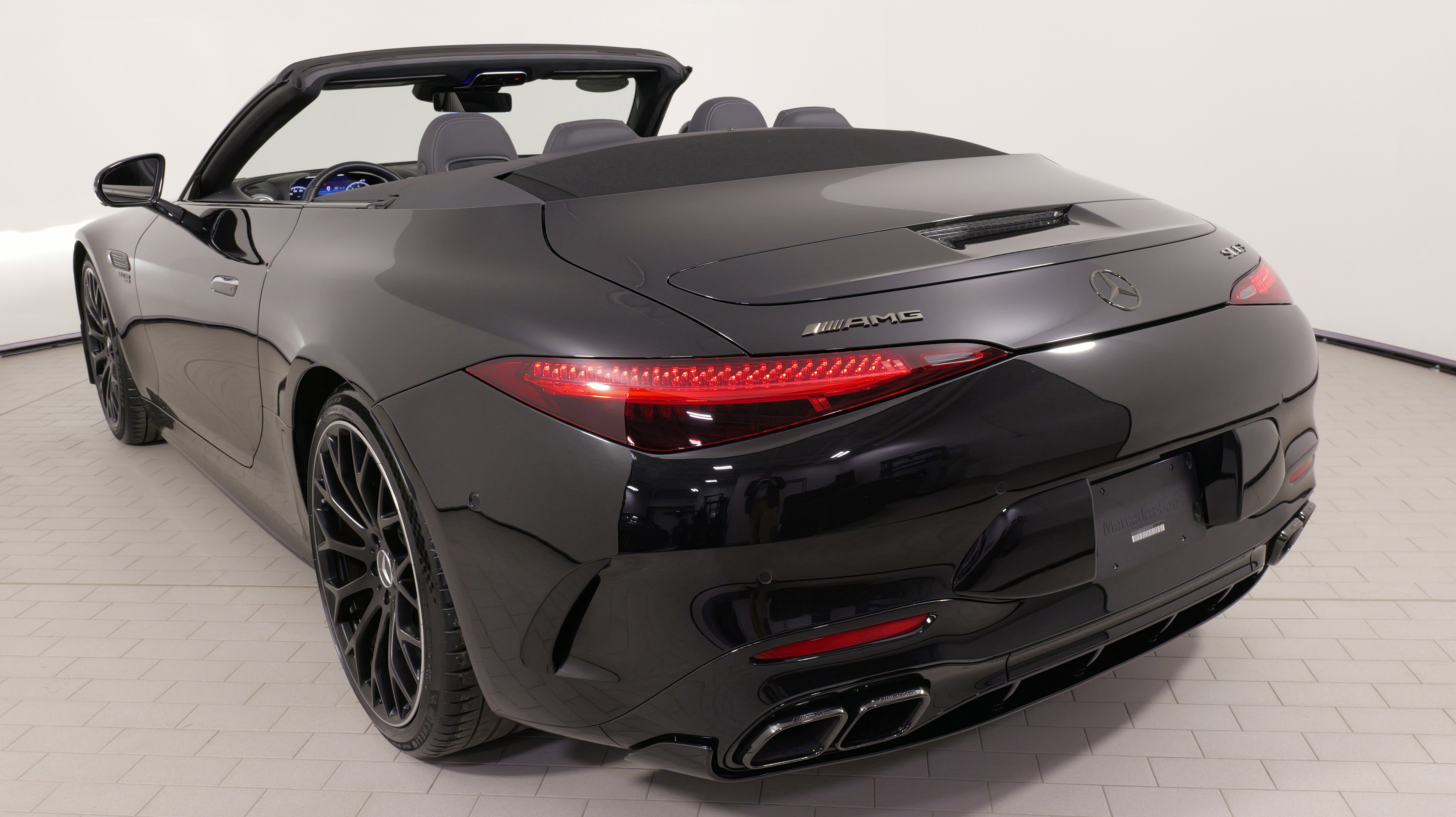 Used 2022 Mercedes-Benz SL 63 AMG 4MATIC image 14