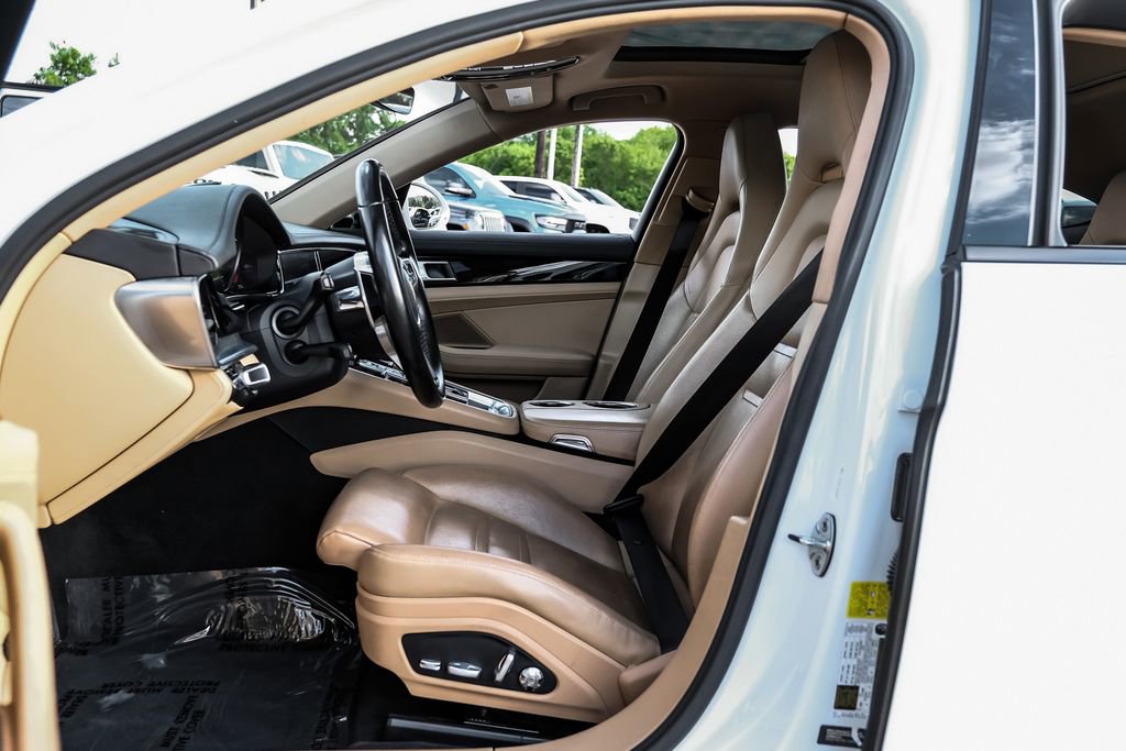 Used 2018 Porsche Panamera 4 image 40