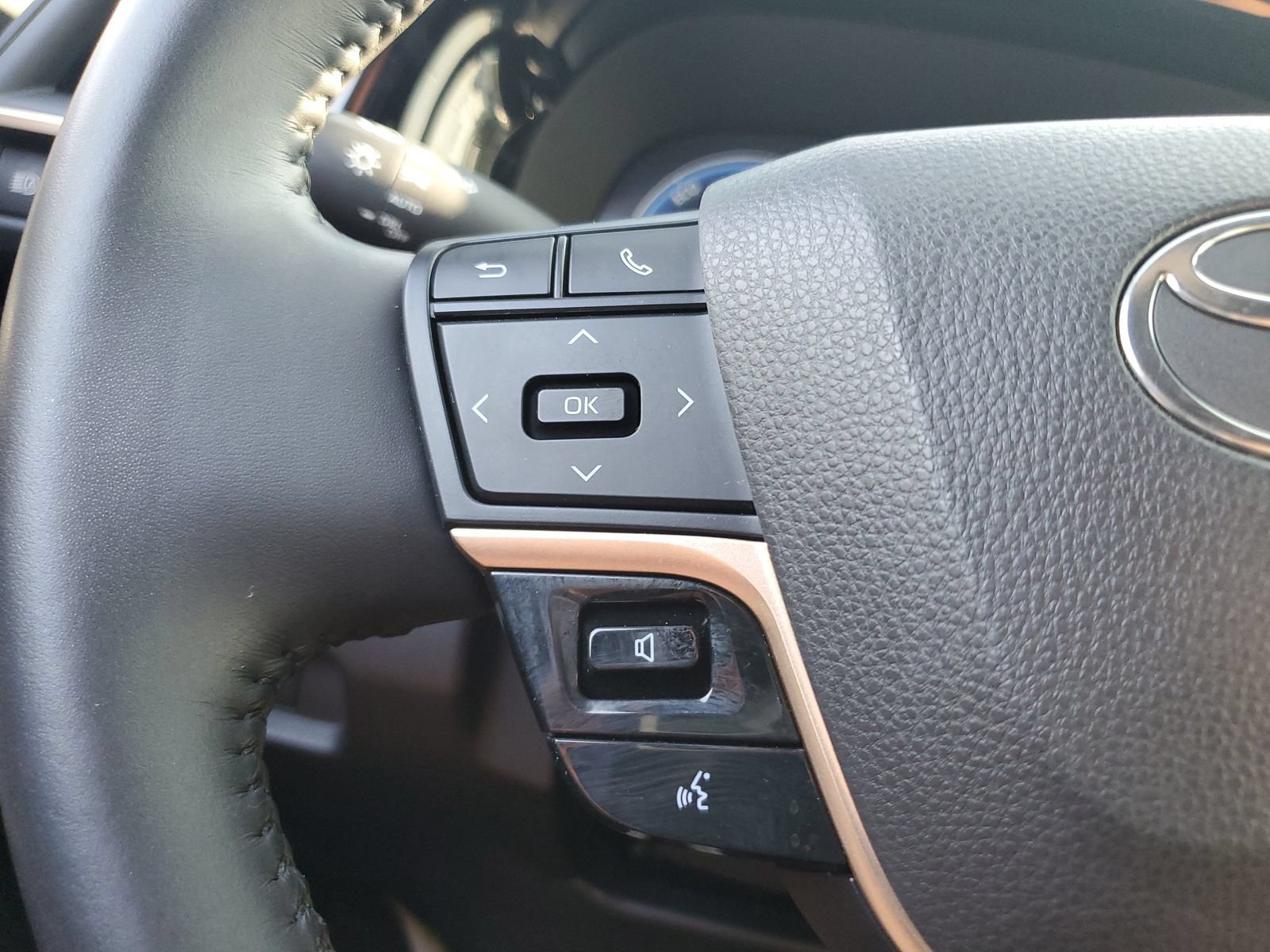 Certified 2023 Toyota Crown AWD/4WD image 22