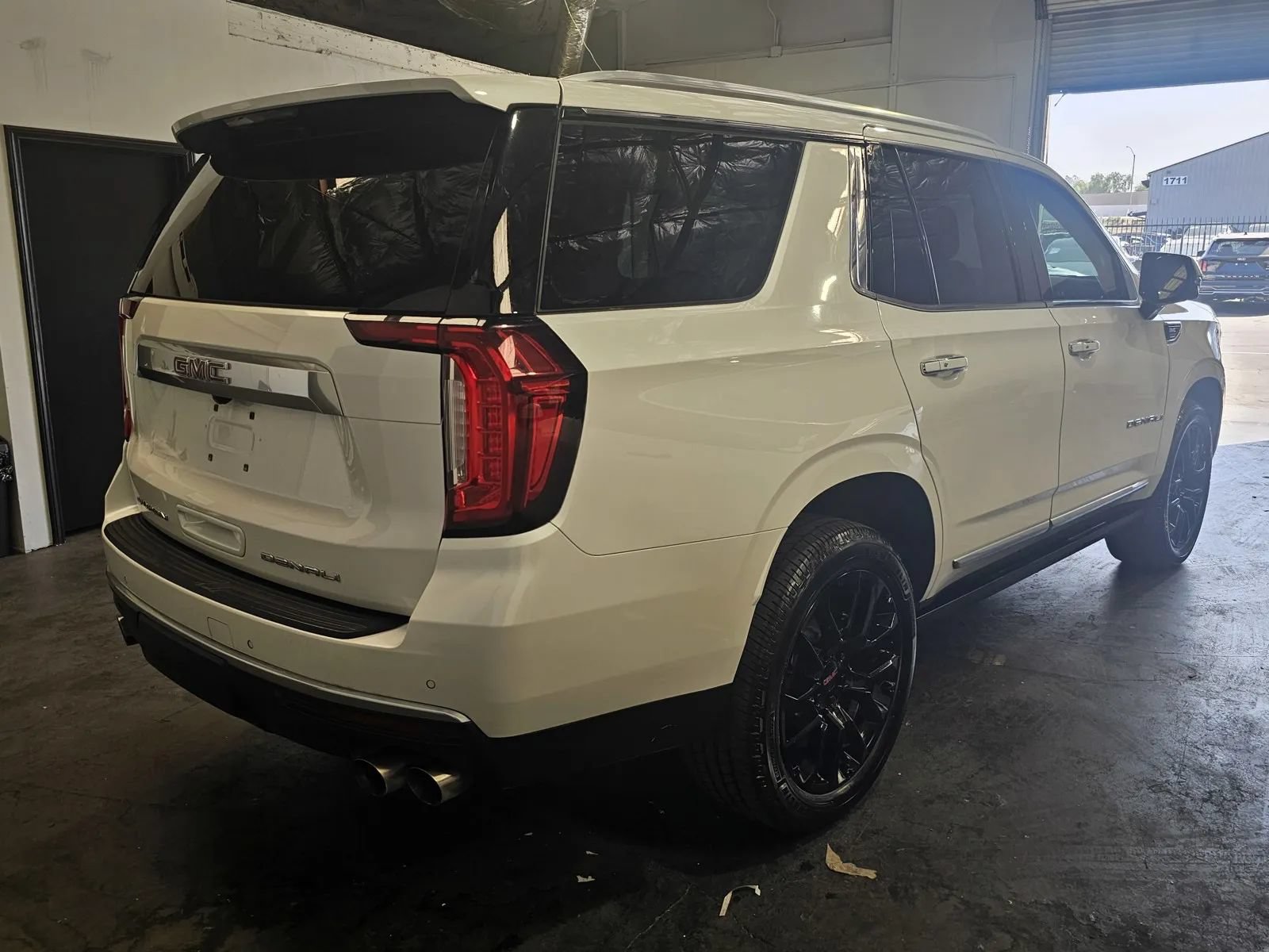 Used 2022 GMC Yukon Denali RWD image 4