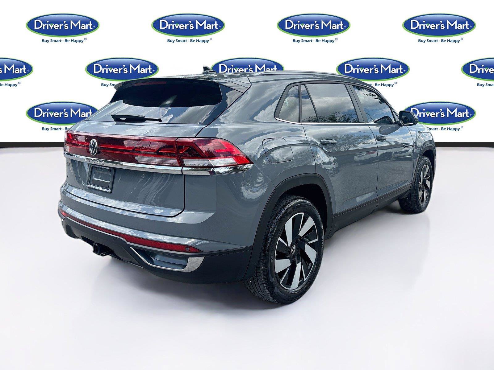 Used 2025 Volkswagen Atlas Cross Sport SE FWD image 7
