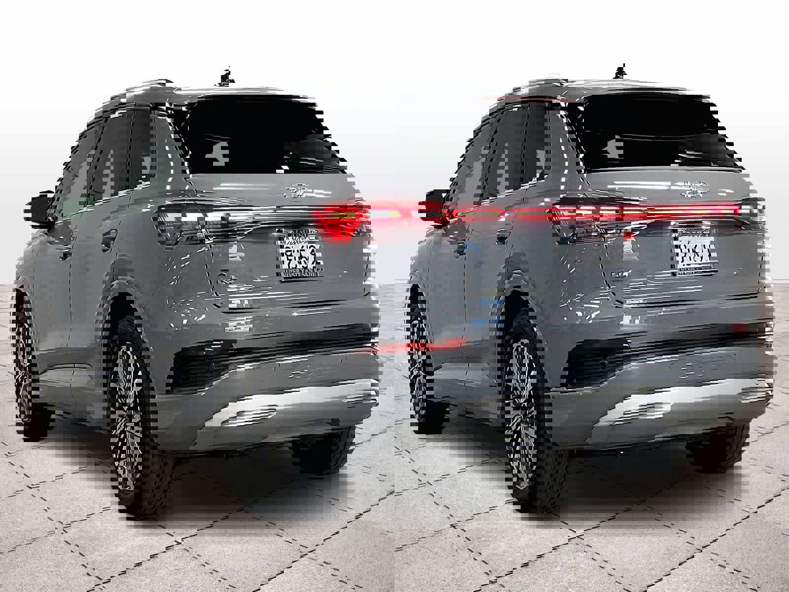 Used 2023 Audi Q4 e-tron Premium Plus w/ Premium Plus image 12