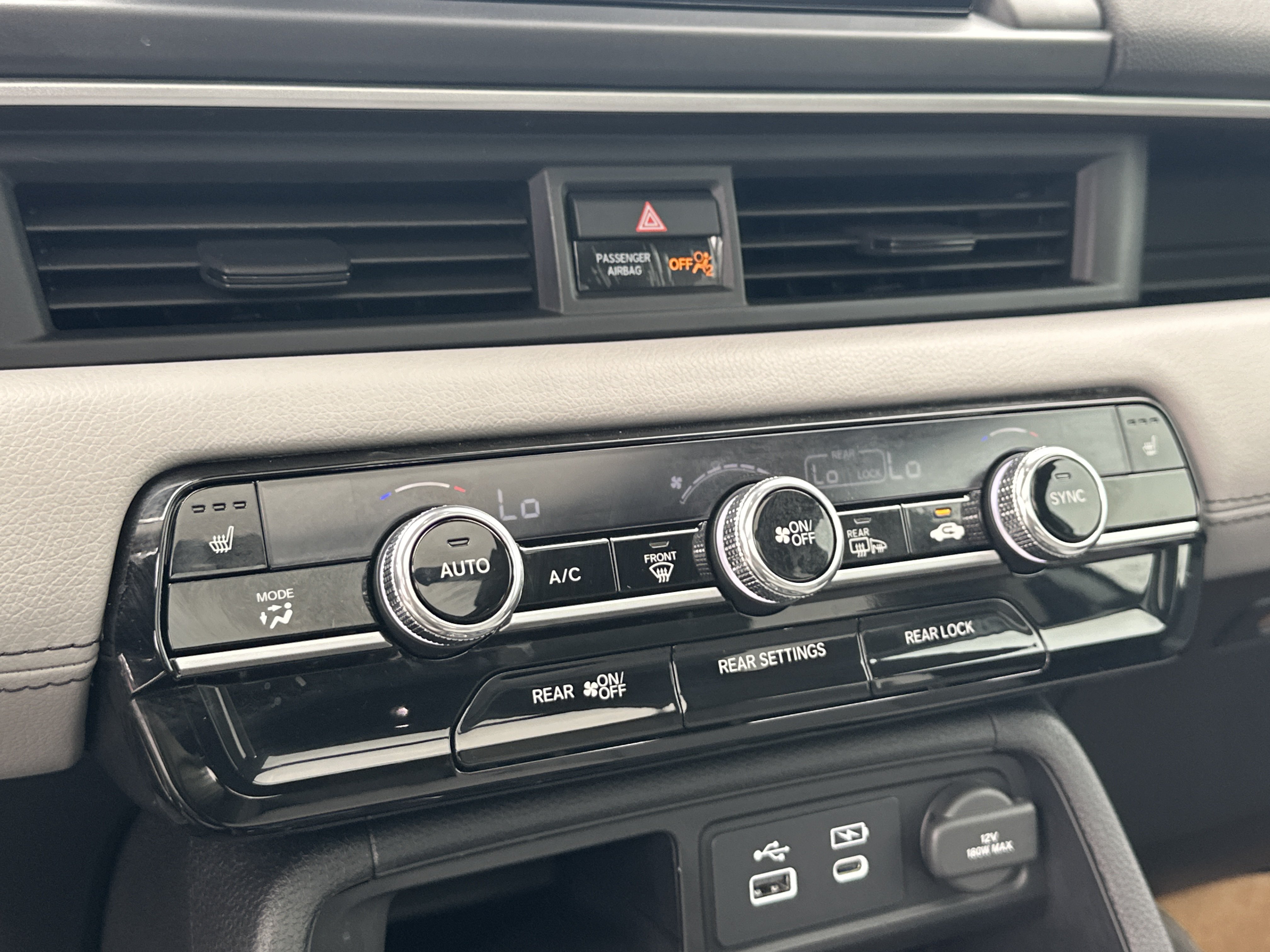 Used 2025 Honda Pilot Touring image 34