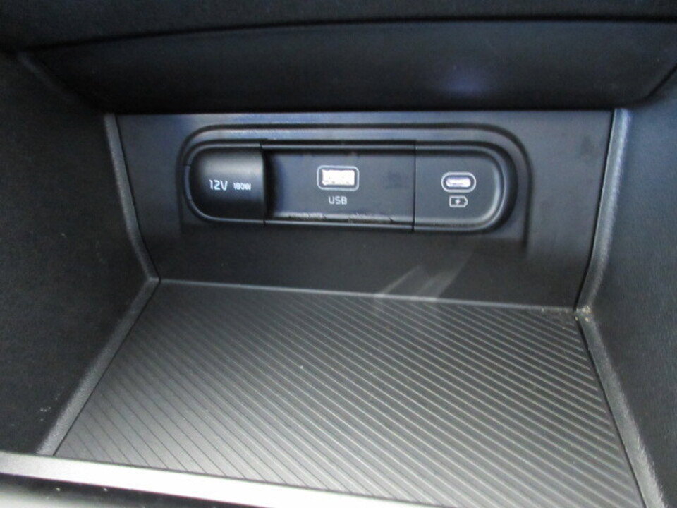 Used 2024 Kia Sportage LX image 16