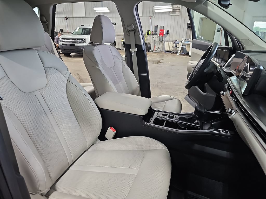Used 2025 Kia Sorento S w/ Panoramic Sunroof Package FWD image 10