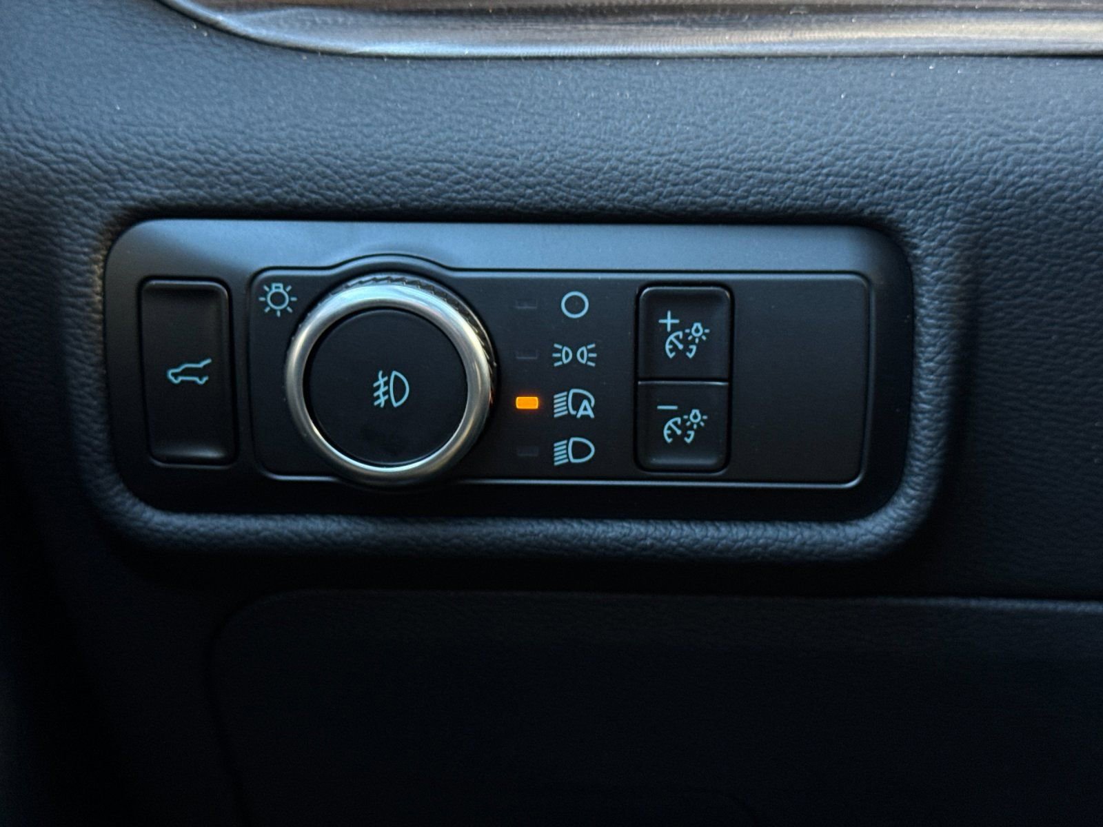 Used 2024 Ford Explorer Limited w/ Equipment Group 301A image 32