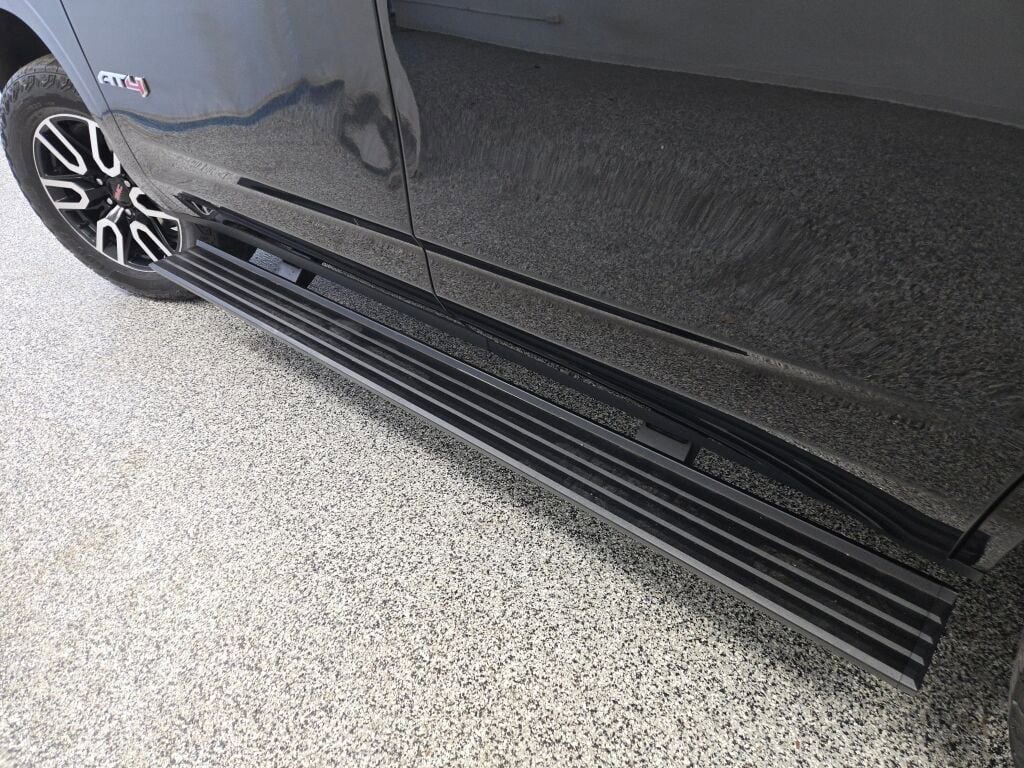 Used 2023 GMC Yukon AT4 image 25