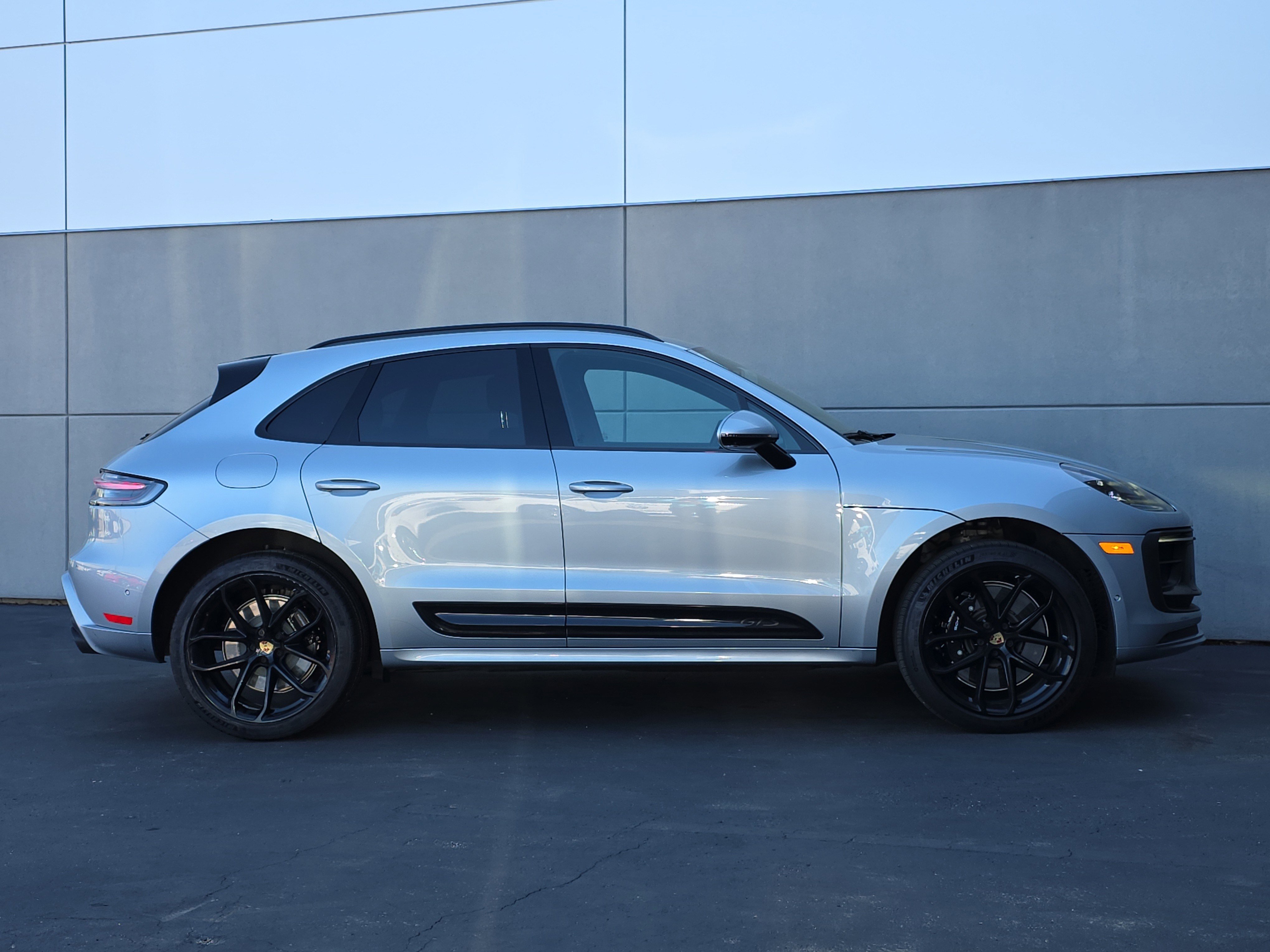 Used 2025 Porsche Macan GTS image 8