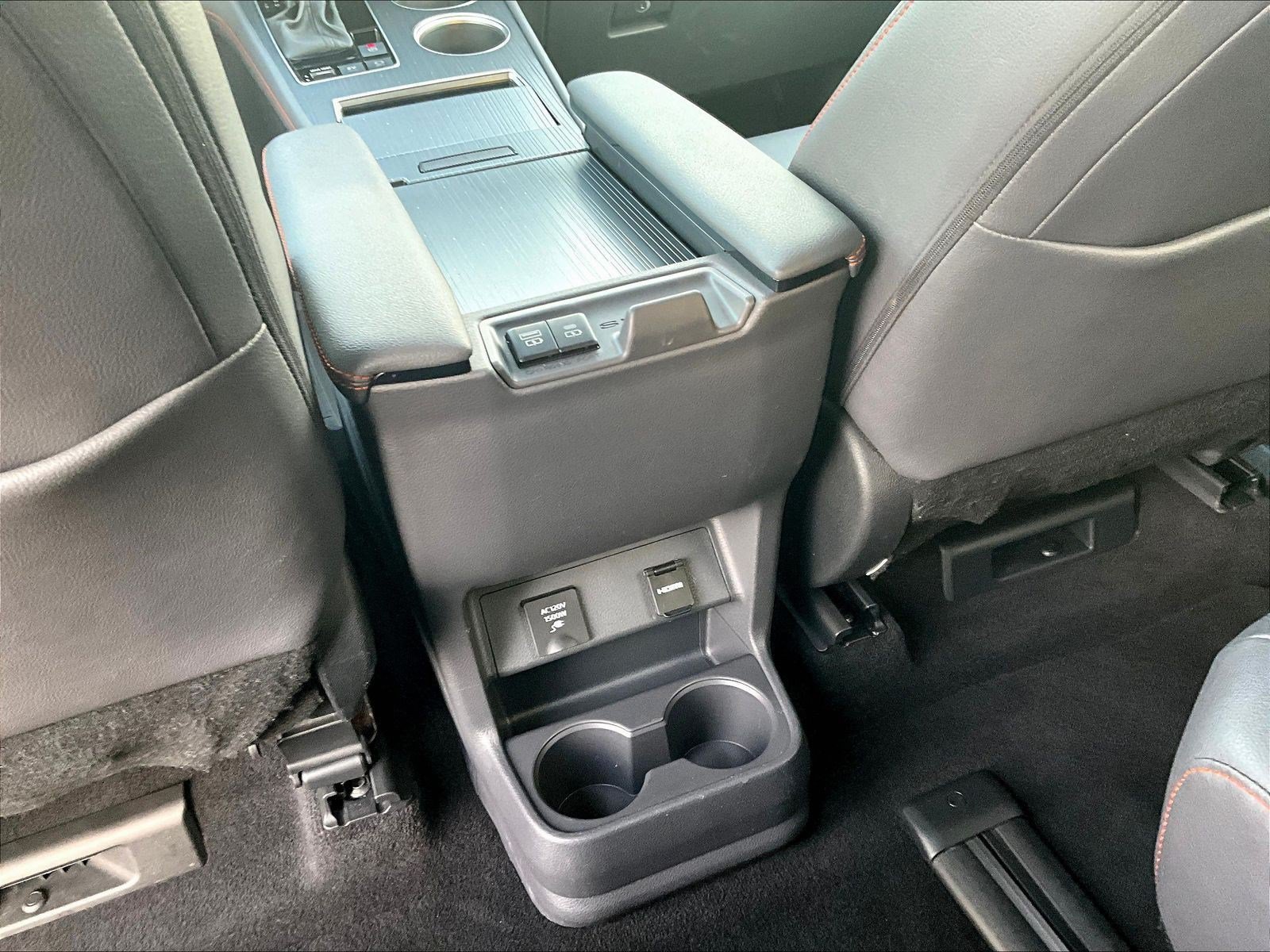 Used 2023 Toyota Sienna XSE w/ XSE Plus Package AWD/4WD image 10
