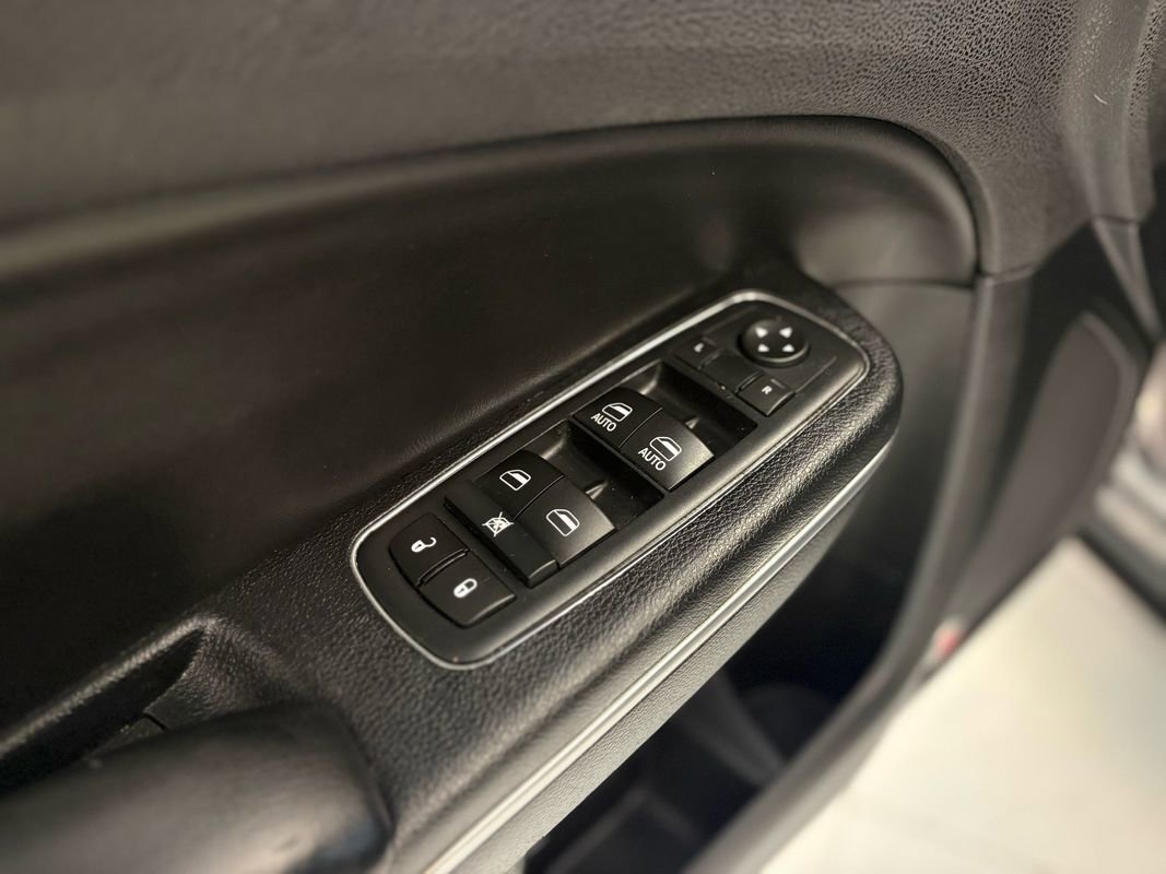 Used 2017 Chrysler 300 S image 23