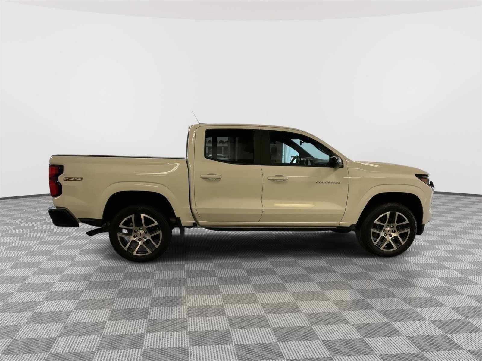 Used 2024 Chevrolet Colorado Z71 w/ Z71 Convenience Package 2 AWD/4WD image 5
