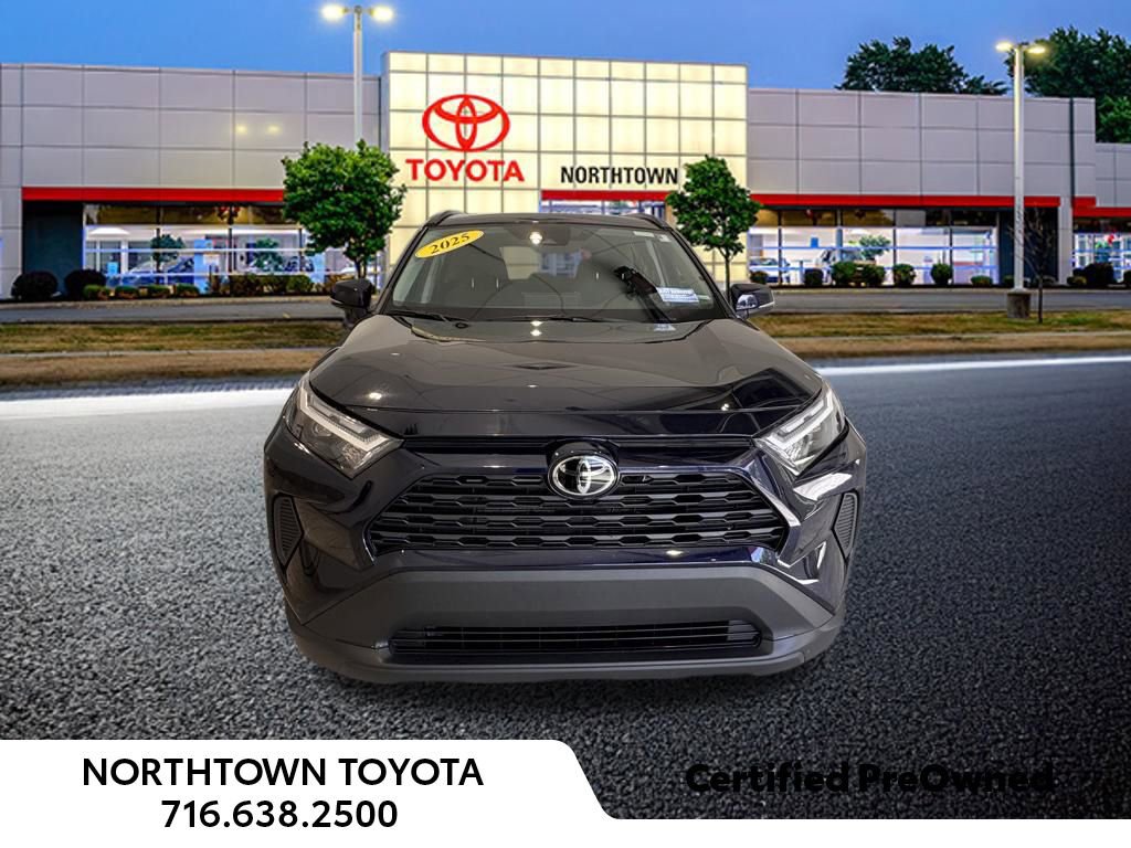 Used 2025 Toyota RAV4 XLE AWD/4WD image 3