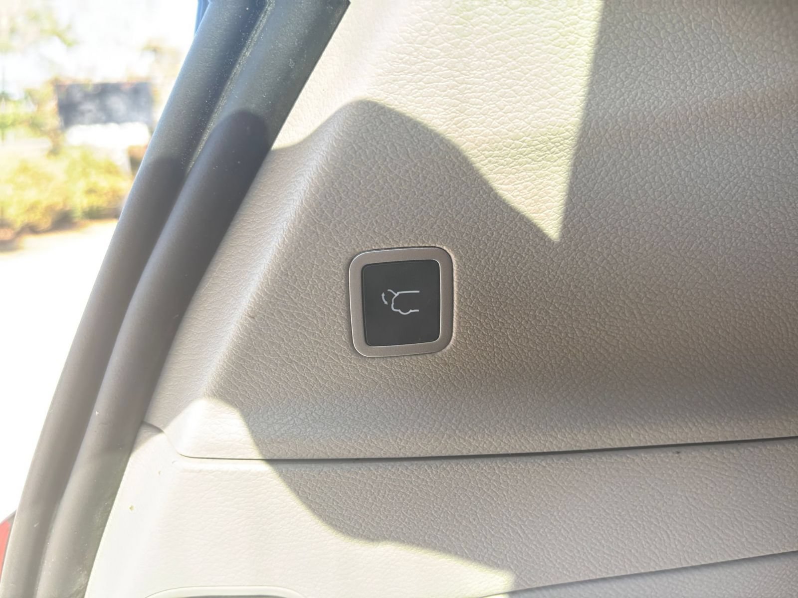 Used 2024 Chrysler Pacifica Touring-L FWD image 19