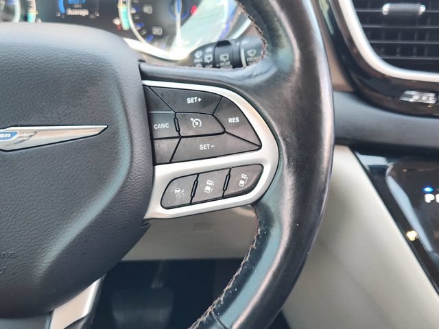 Used 2019 Chrysler Pacifica Touring-L w/ Advanced Safetytec Group FWD image 32