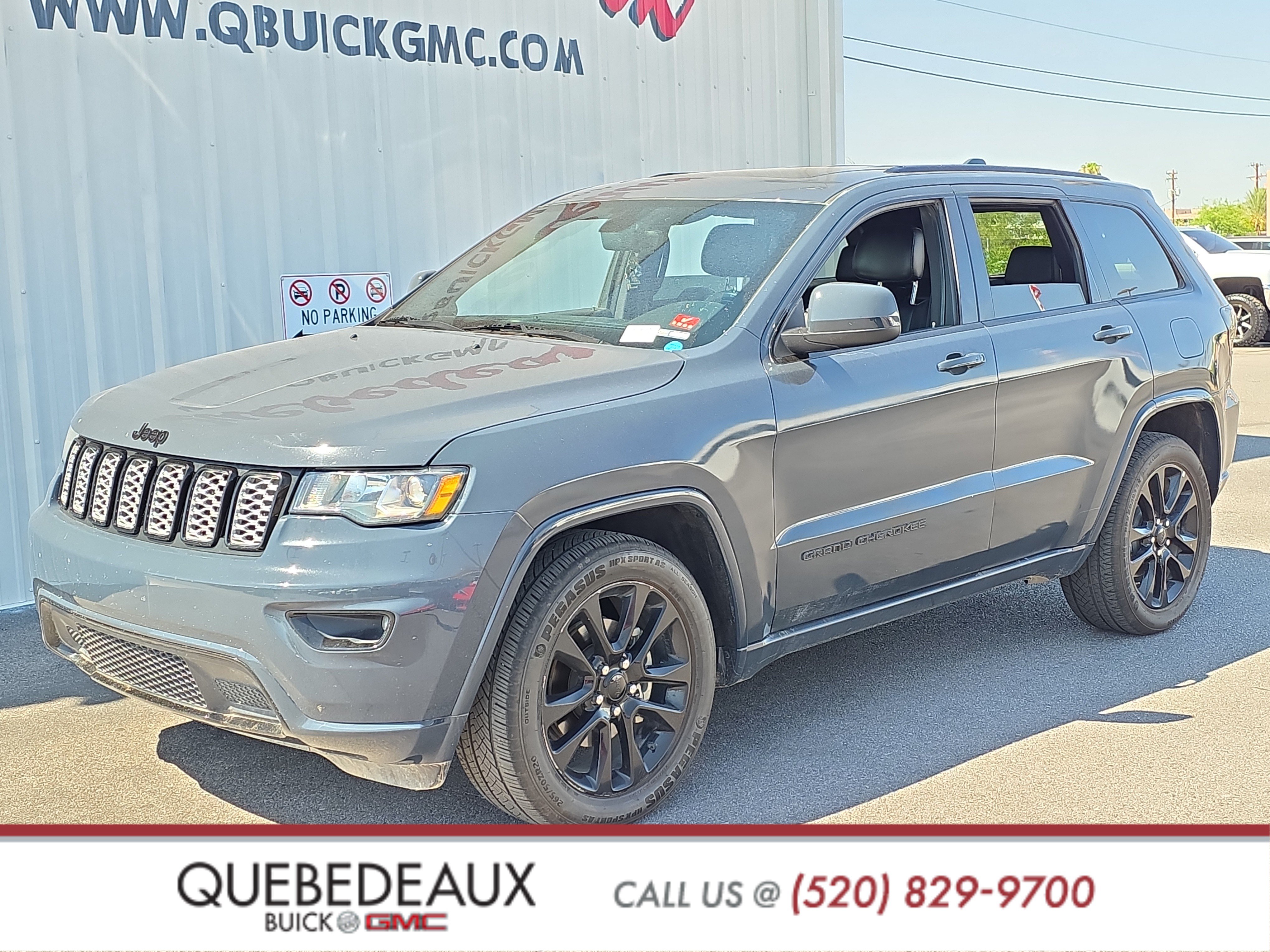 Used 2018 Jeep Grand Cherokee Altitude RWD image 3