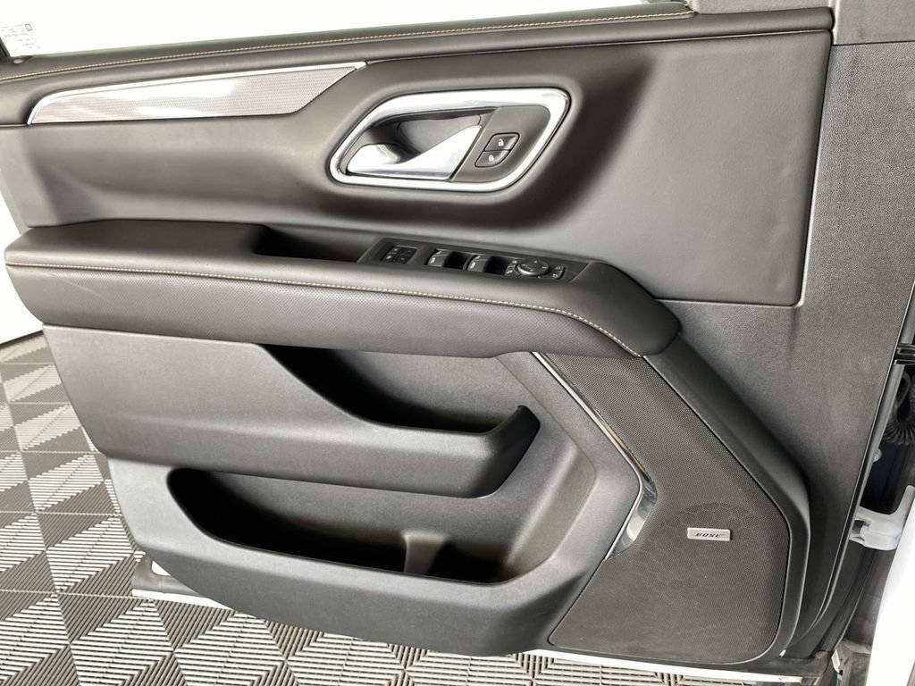 Used 2023 GMC Yukon XL AT4 w/ AT4 Premium Package AWD/4WD image 23