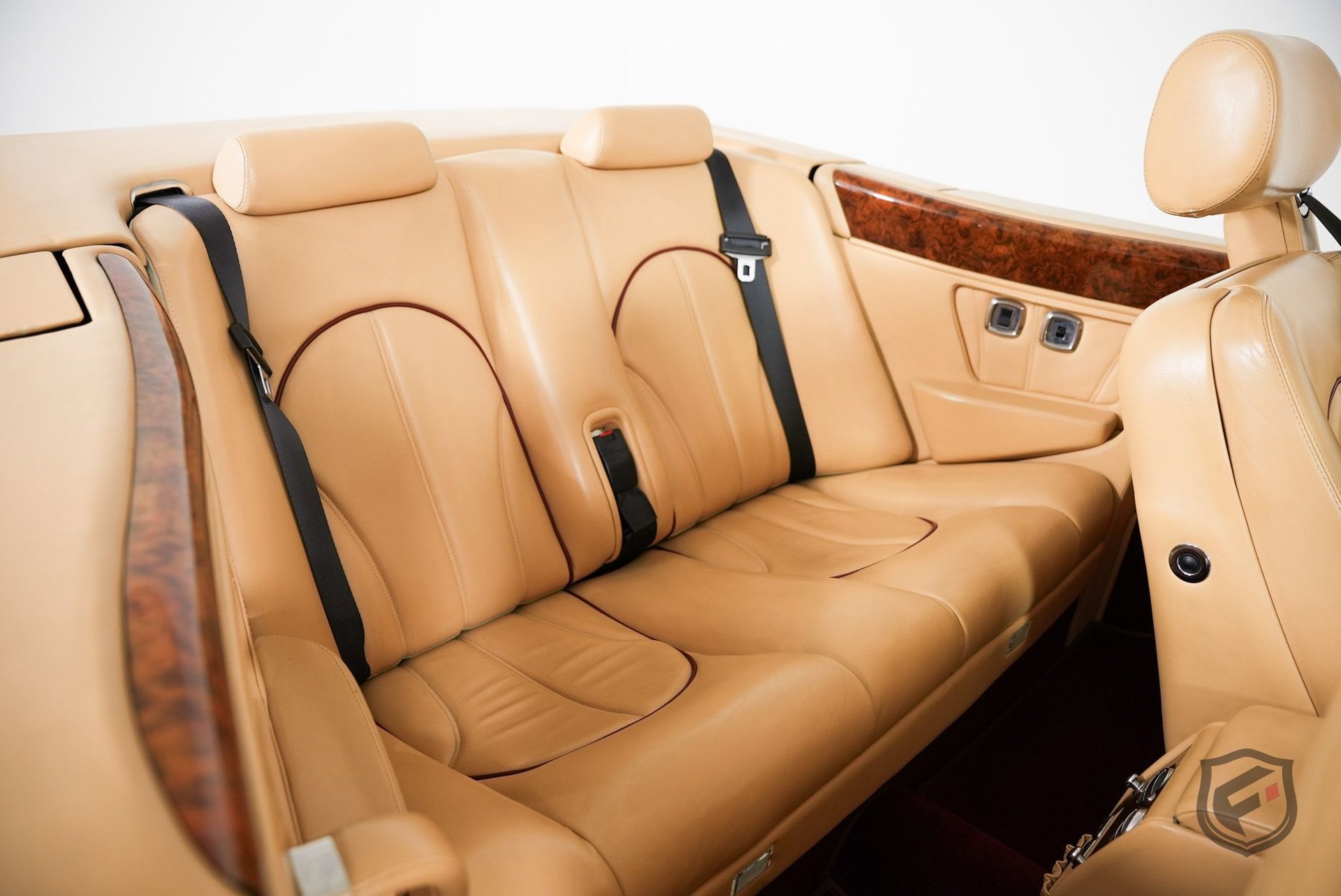Used 2001 Rolls-Royce Corniche image 37