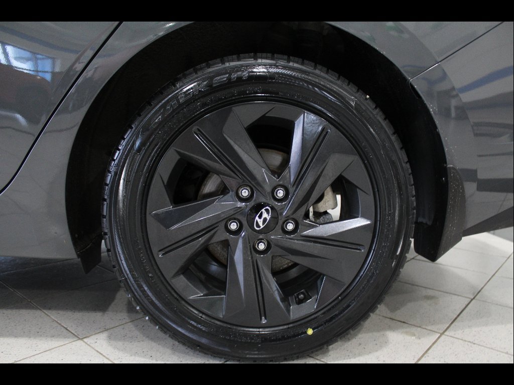 Used 2023 Hyundai Elantra SEL image 12