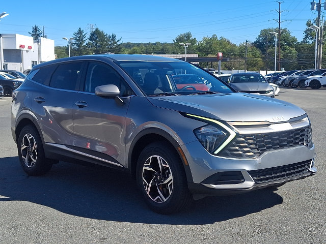 Used 2023 Kia Sportage LX AWD/4WD image 3
